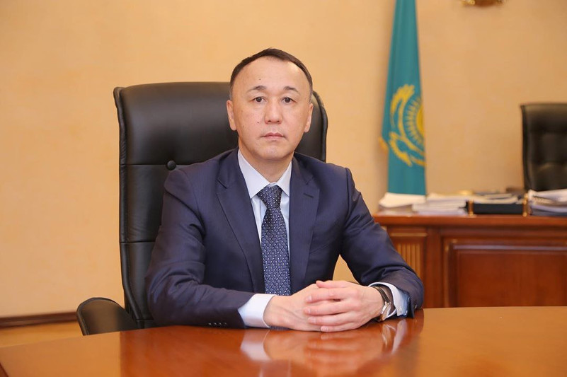 Қостанай облысының әкімі қанша айлық алады?