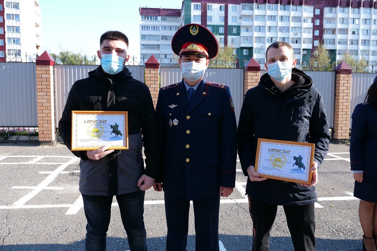 Зейнеткерді құтқаруға көмектескендер полициядан алғыс алды