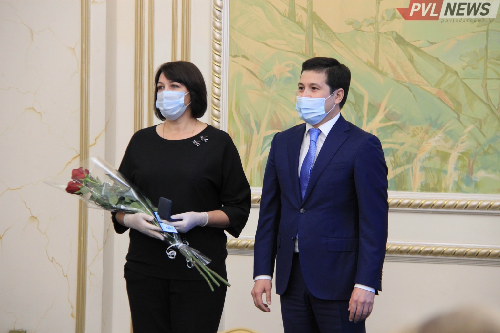 Павлодар облысының әкімі үздік мұғалімдерді марапаттады