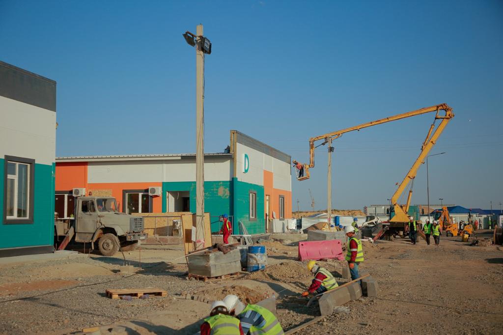 Атырауда модульдік аурухана құрылысына 900 адам тартылды