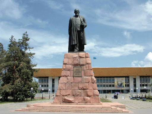 Елбасы: Абай - халықтың мінез бітімін түбірімен жаңаша түлеткен санаткер