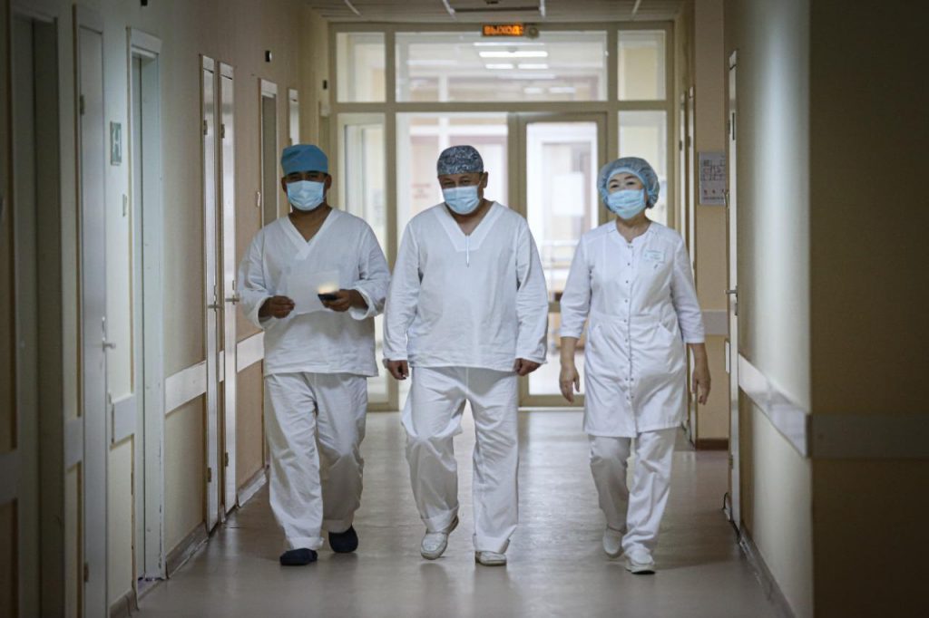 Атыраудағы №1 емхананың тағы үш қызметкеріне өтемақы төленеді