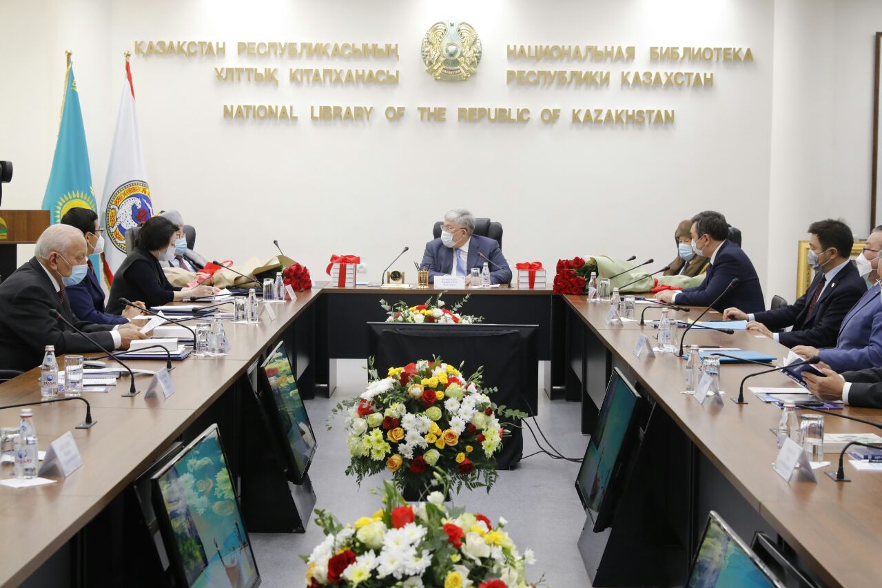 Қазақ ғылымының қос бәйтерегі