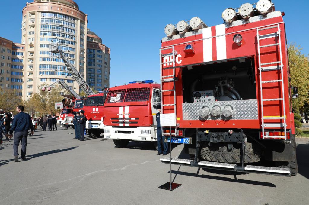 Атырауда құтқарушыларға 8 арнайы көлік берілді