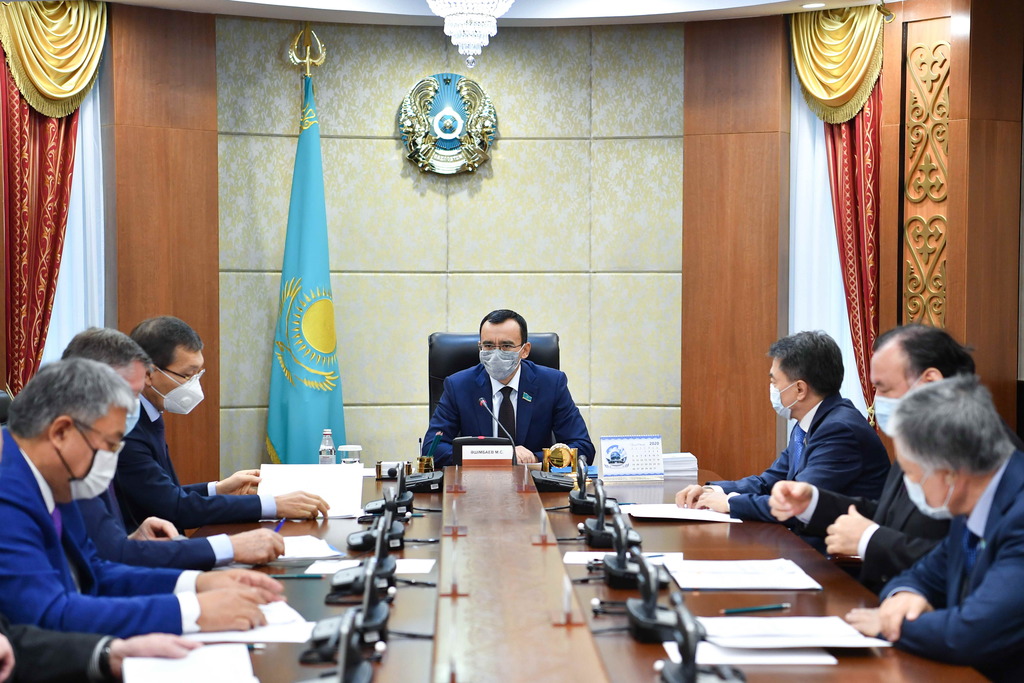 Үш жылға арналған республикалық бюджет Сенатқа келіп түсті