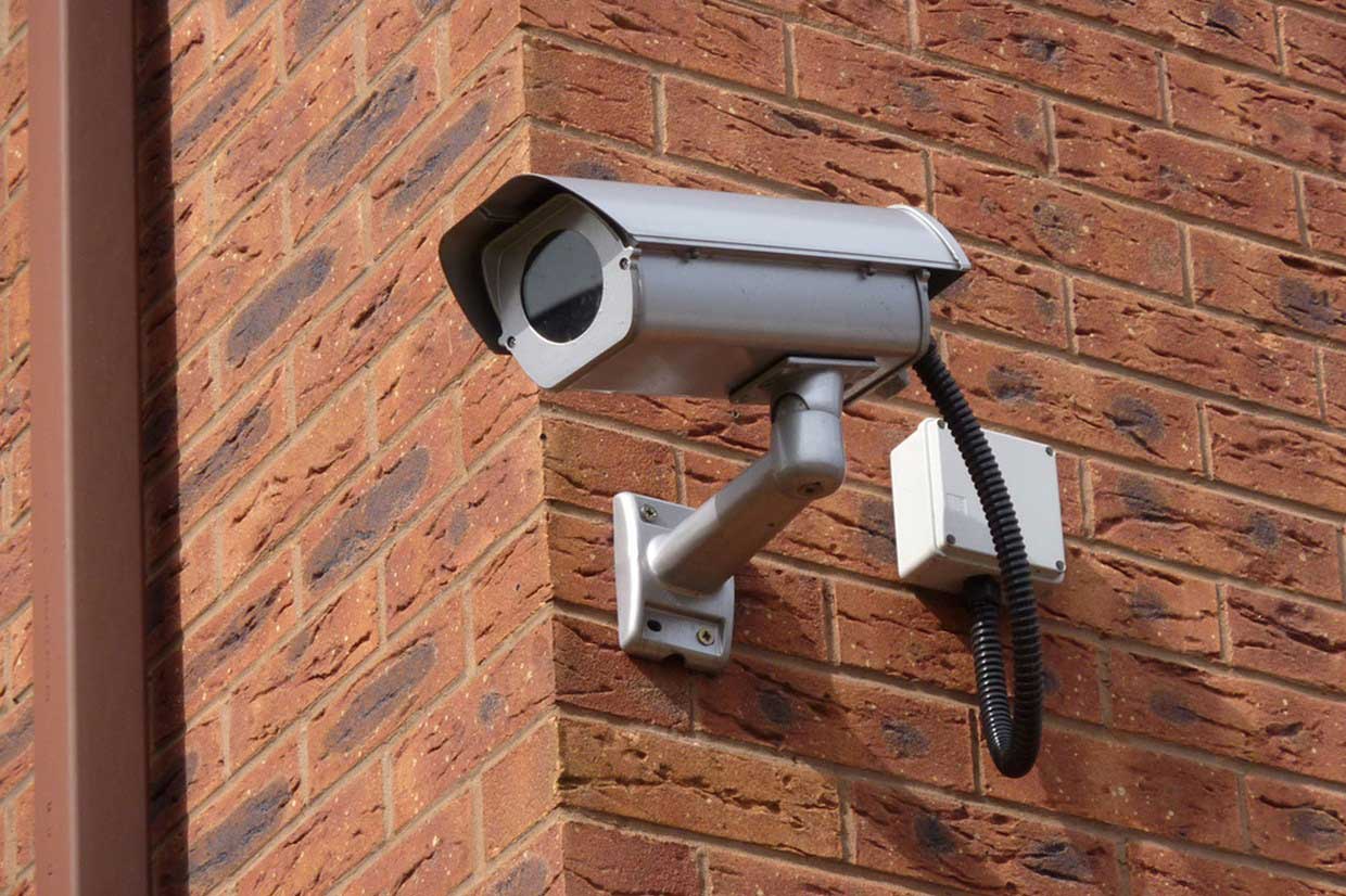 Көше камерасының көмегі