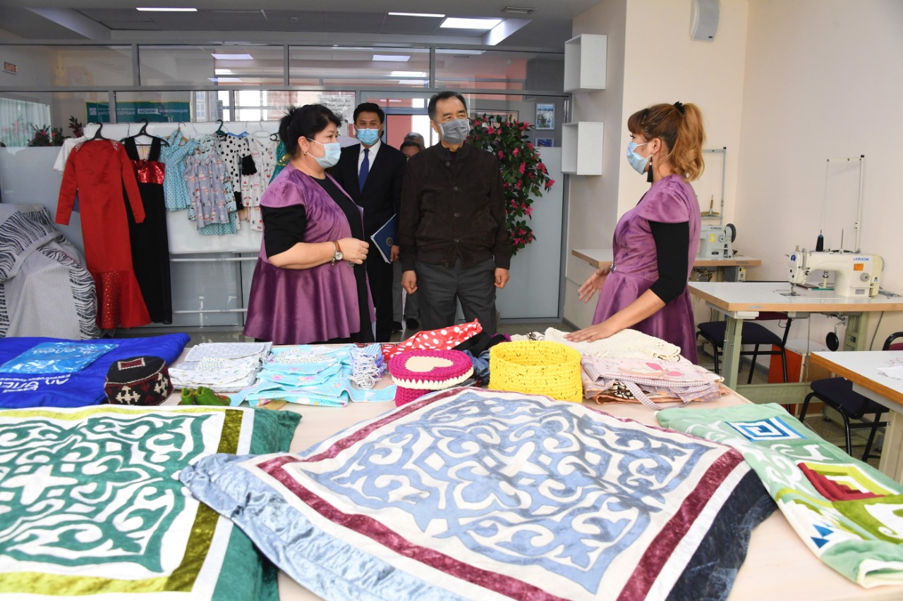 "Бақытты отбасы" көпбалалы аналардың іскерлік орталығына айналып отыр