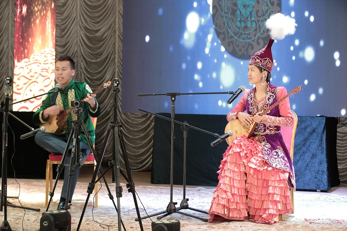 Абай мерейтойына арналған аламан айтыс өтті