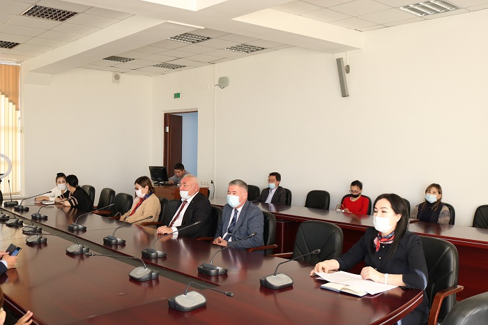 Өңірдегі ұстаздармен кездесу өткізді