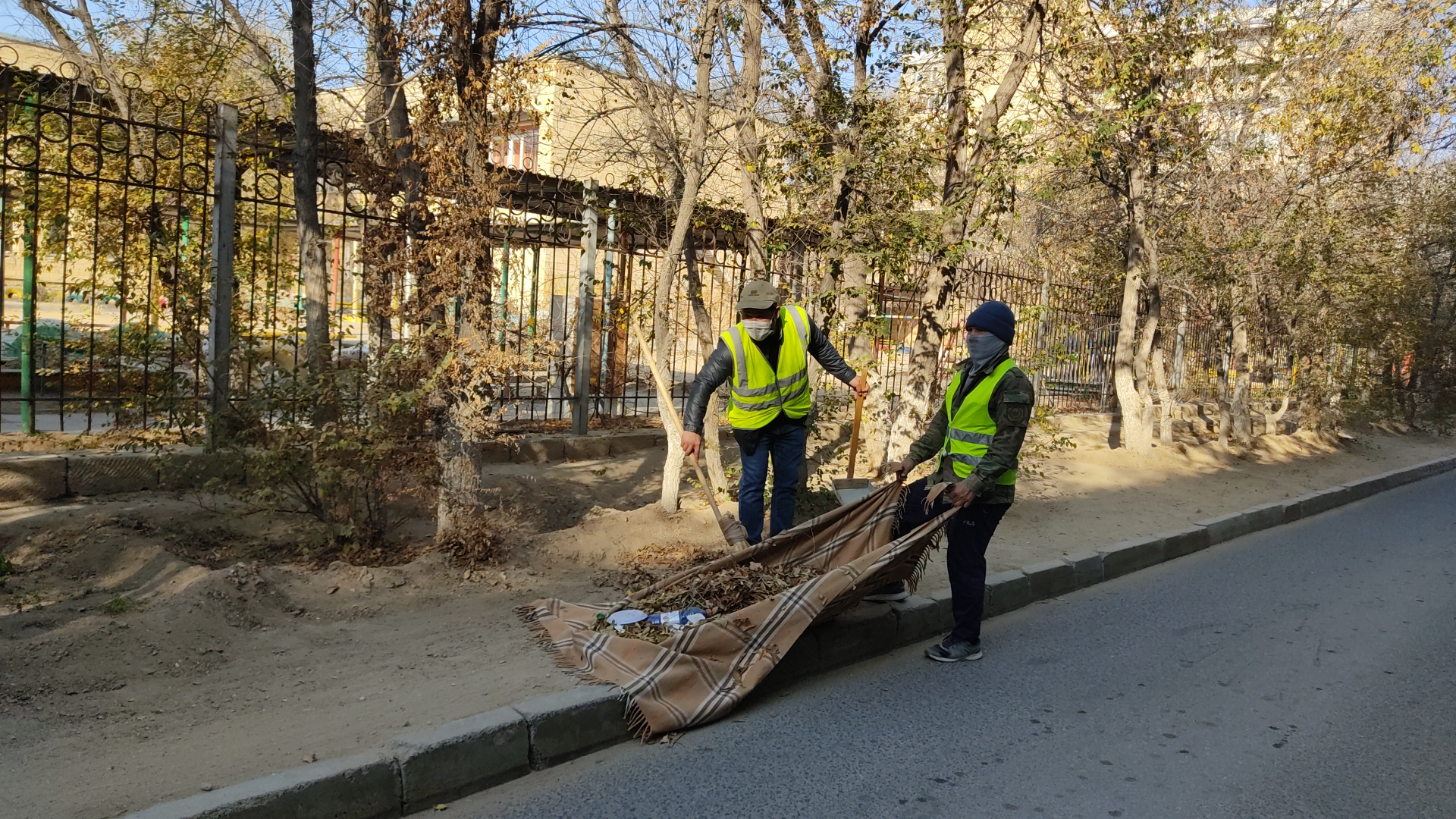 Қоғамдық жұмыспен тәрбиелеуден қашатындар да бар