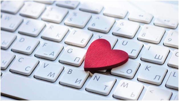 Зейнеткер интернет алаяқтың құрбаны болды