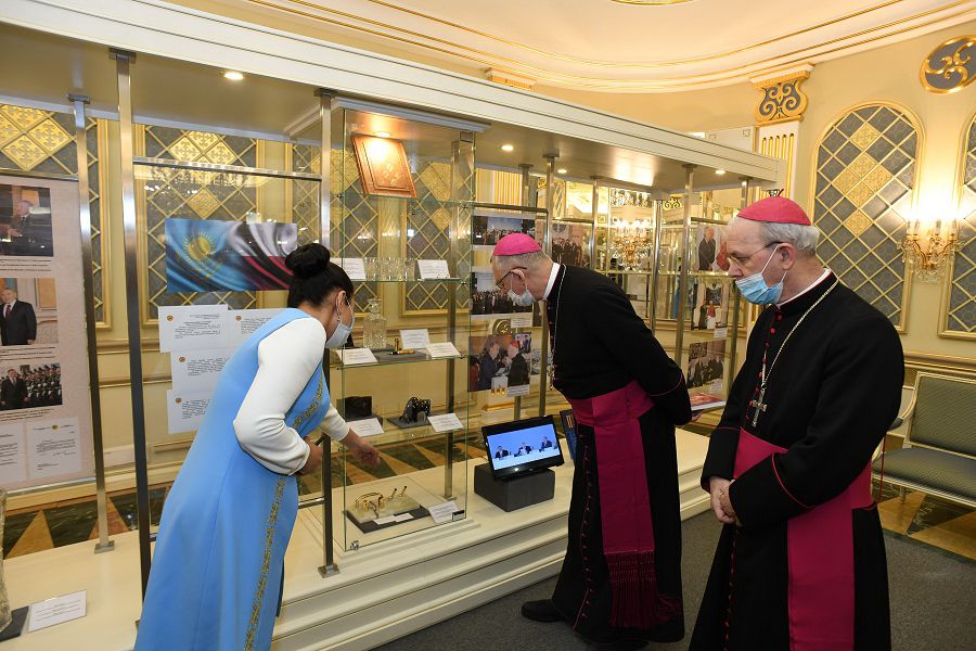 Ізгілікке үндеген көрме