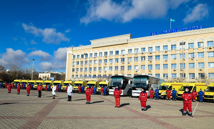 Медициналық мекемелерге 44 жаңа санитарлық жедел жәрдем көлігі табысталды
