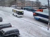 Петропавлда автобус жол апатына себепкер болды