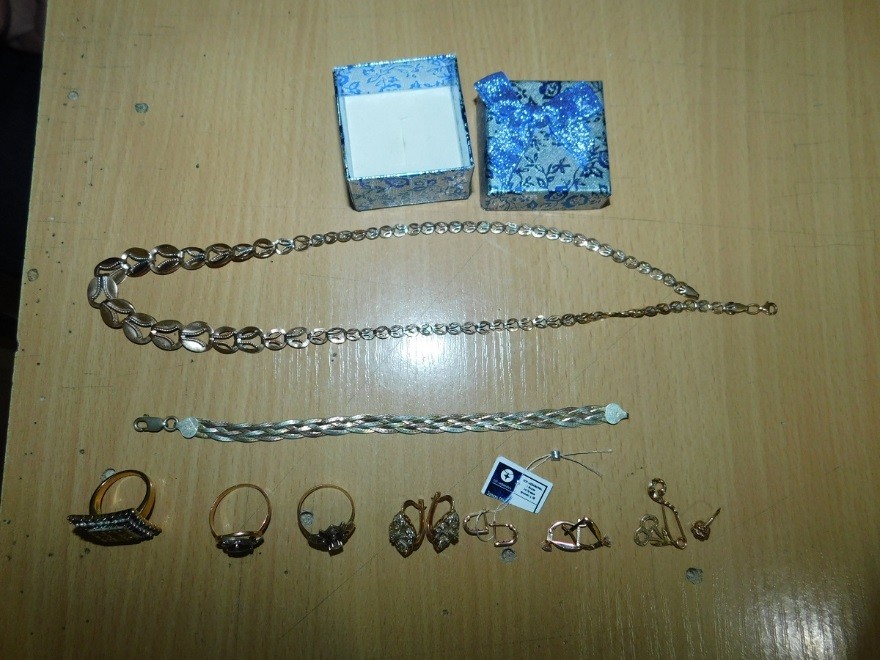 Бір миллион теңгенің затын қолды қылған