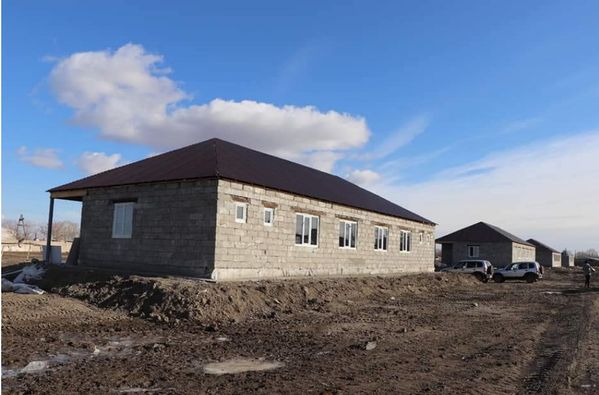 Жармада дәрігерлерге үй салынып жатыр