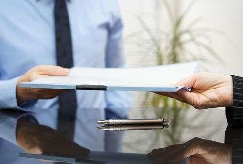 Байқаушыларды оқытады