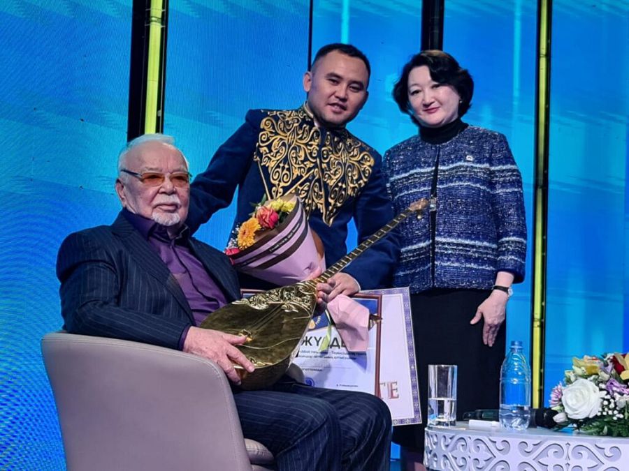 «Алтын домбыра» иесін тапты