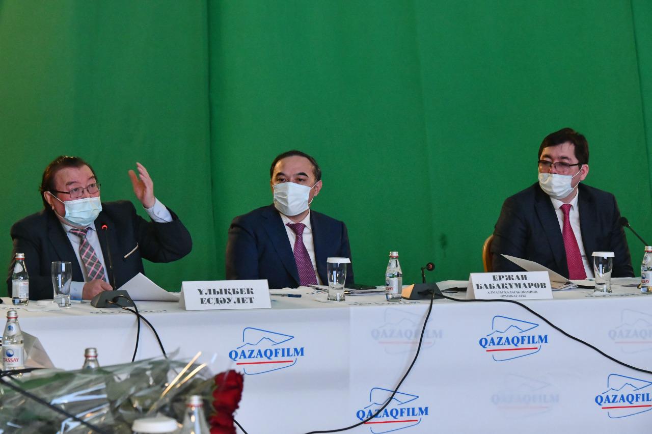 Ералы Тоғжанов Алматыда шығармашылық зиялы қауыммен кездесті