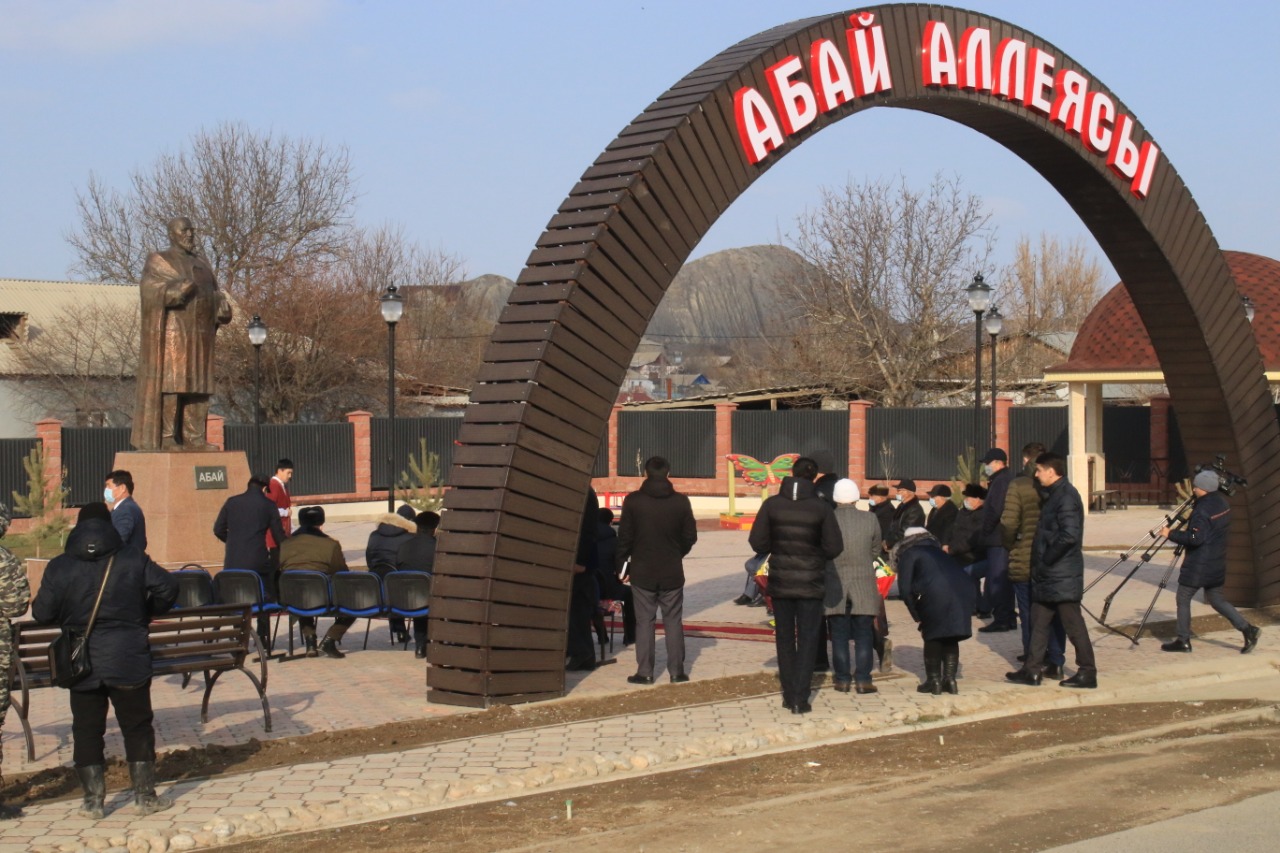 Түркістан облысында Тәуелсіздік күніне орай Абай аллеясы ашылды