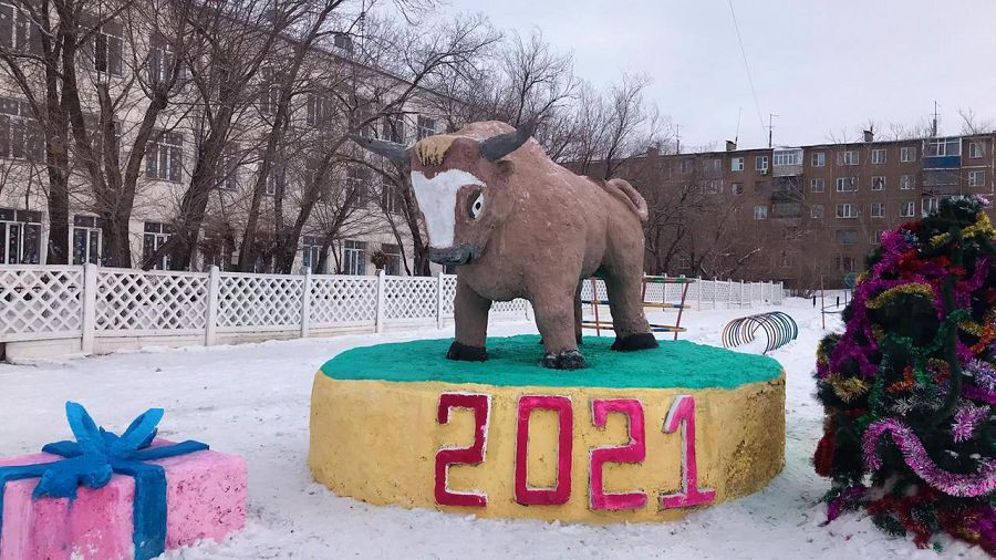 Қардан мүсін соққандар