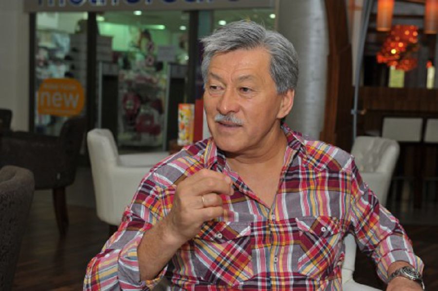 Досхан Жолжақсынов: «Өнердегі бет түзейтін құбылам –  «ішкі сыным» босаңсуға жол бермейді»