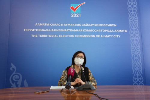 Алматыда сайлау учаскелерінде мүмкіндігі шектеулі адамдарға жағдай жасалған