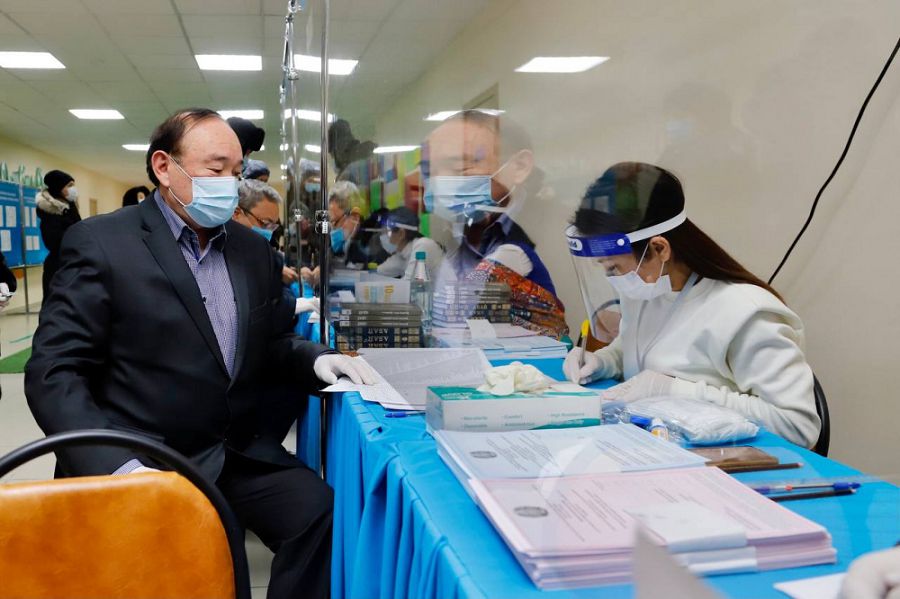 Партия төрағалары дауыс беруге қатысты