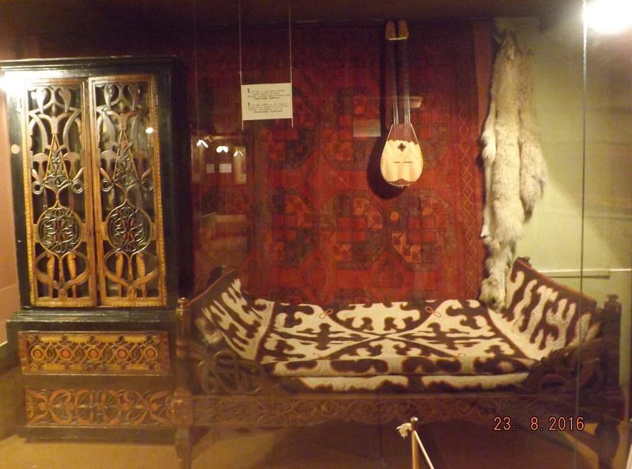 Арқалық музейіндегі көне жиһаздар