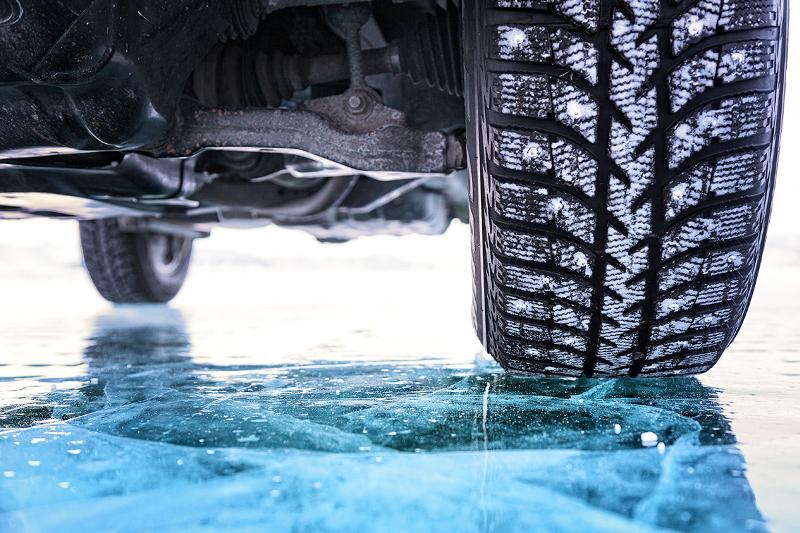 Атырауда мұз үстінде жүрген жүргізушілер ұсталды