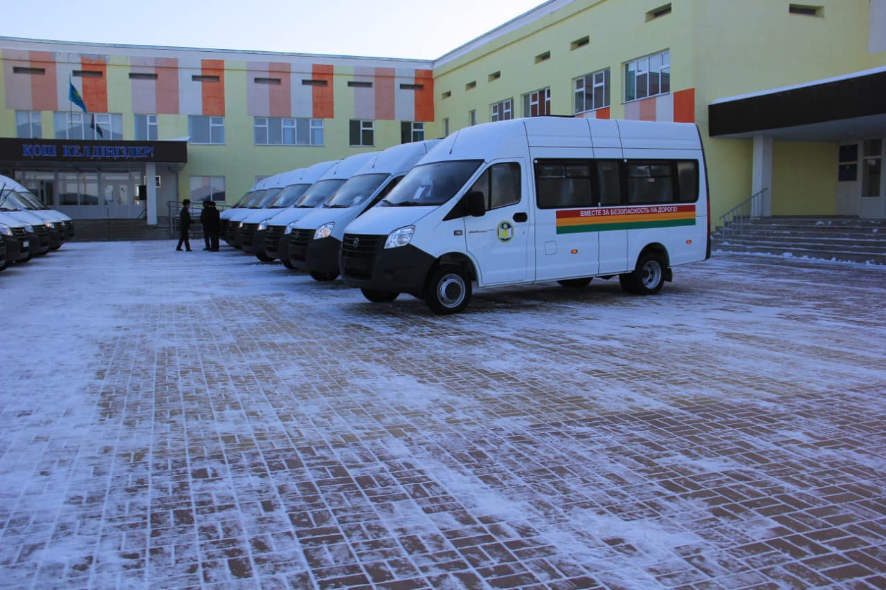 Батыс Қазақстанда 15 мектепке шағын автобус берілді