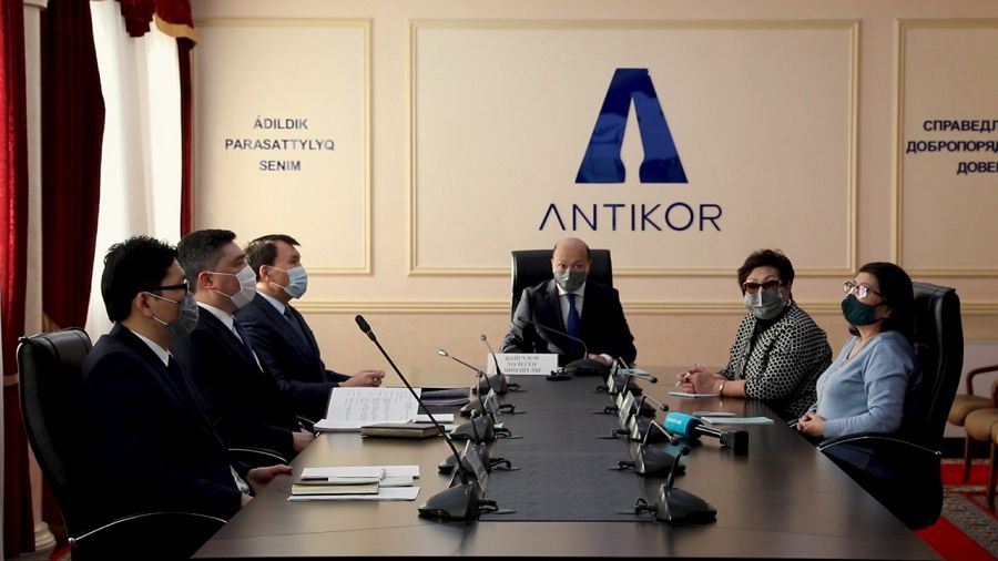 Әкімдіктерде бетбұрыс бар (Ол – министрліктерге өнеге)