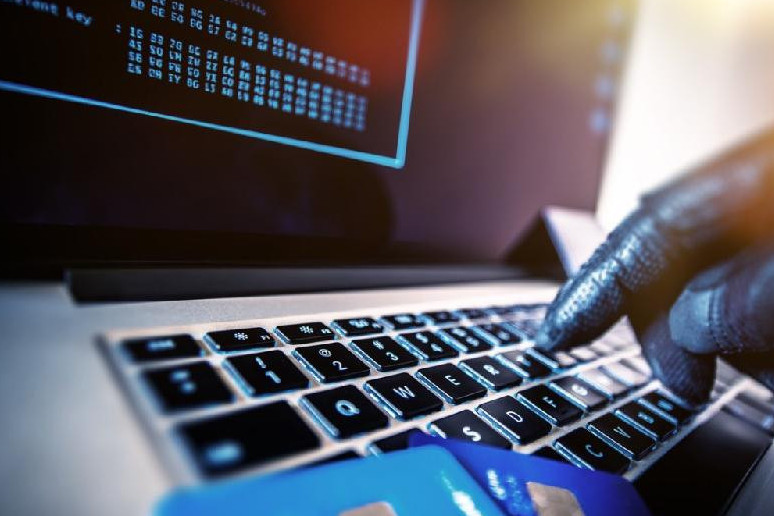 Интернет алаяқтар петропавлдықтың 2,7 млн теңгесін қолды етті