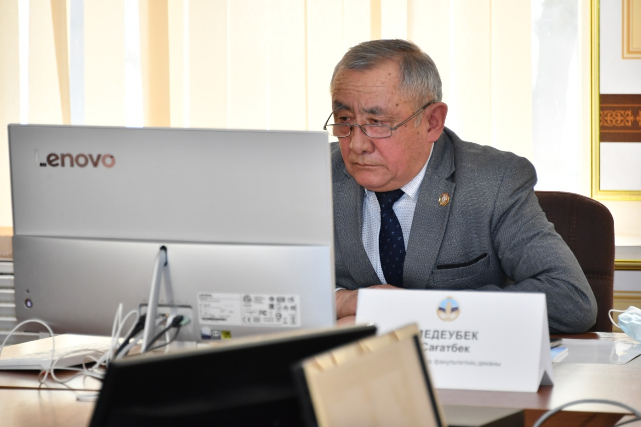 Сапар Байжановтың туғанына 90 жыл толуына орай конференция өтті