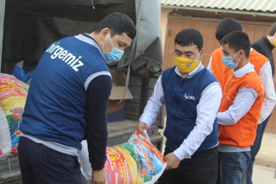 Депутаттар қайырымдылық жасады