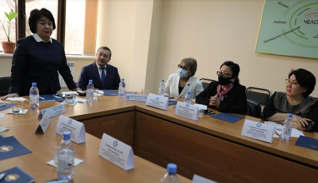 «Өрлеуде» мұғалімнің біліктілігін көтеру мәселесі талқыланды