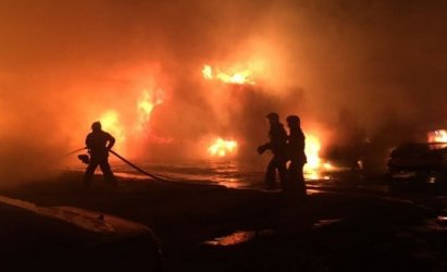 Атырауда өртенген көліктің жүргізушісін таппай жатыр