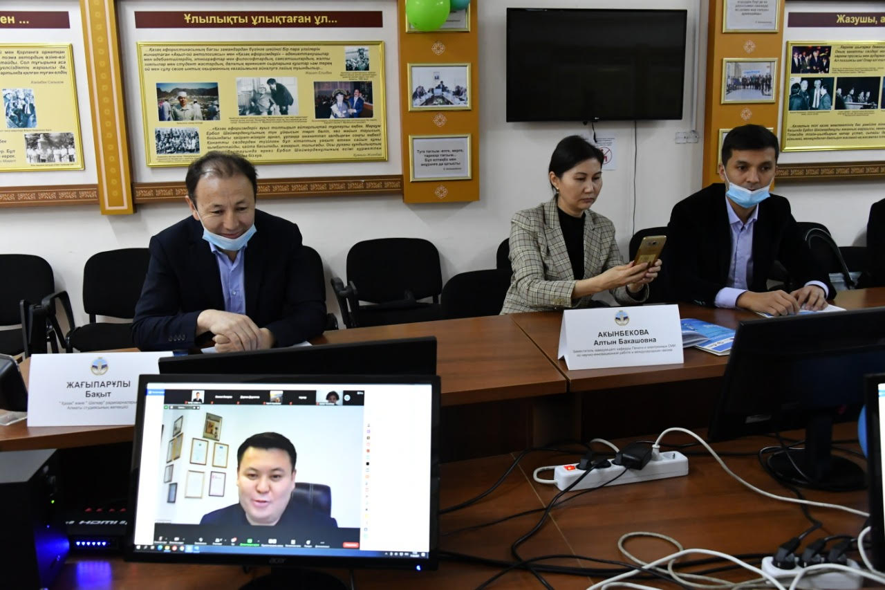 VІІІ халықаралық журналистика және коммуникация қысқы мектебінде қолжетімді радио мәселесі талқыланды