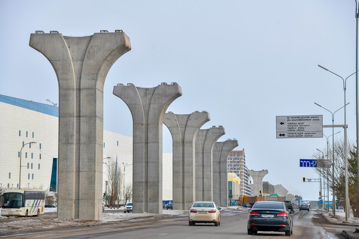 Жүрісі жеңіл, «жолы ауыр» LRT