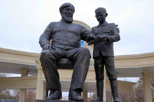 Барлық мектепке ортақ ұран ұсынды