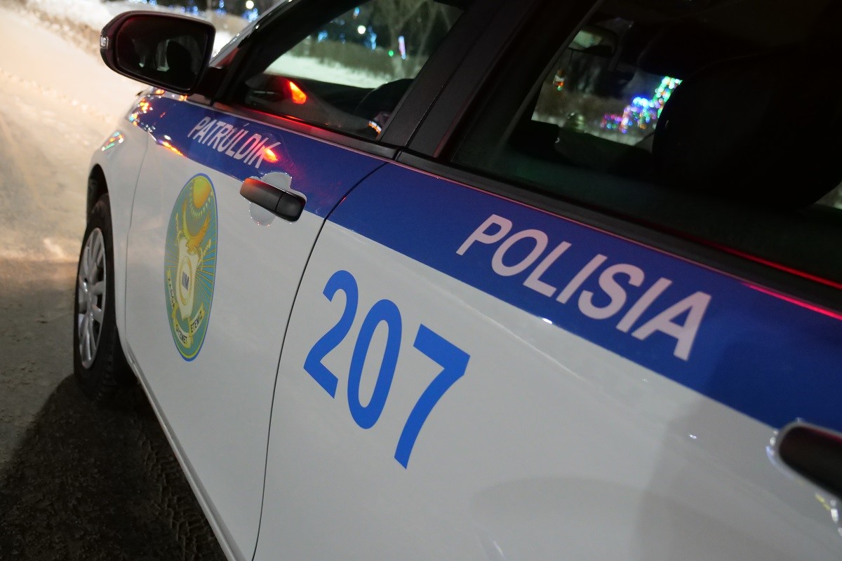 Нөмірі жоқ машинаға басқаныкін салған