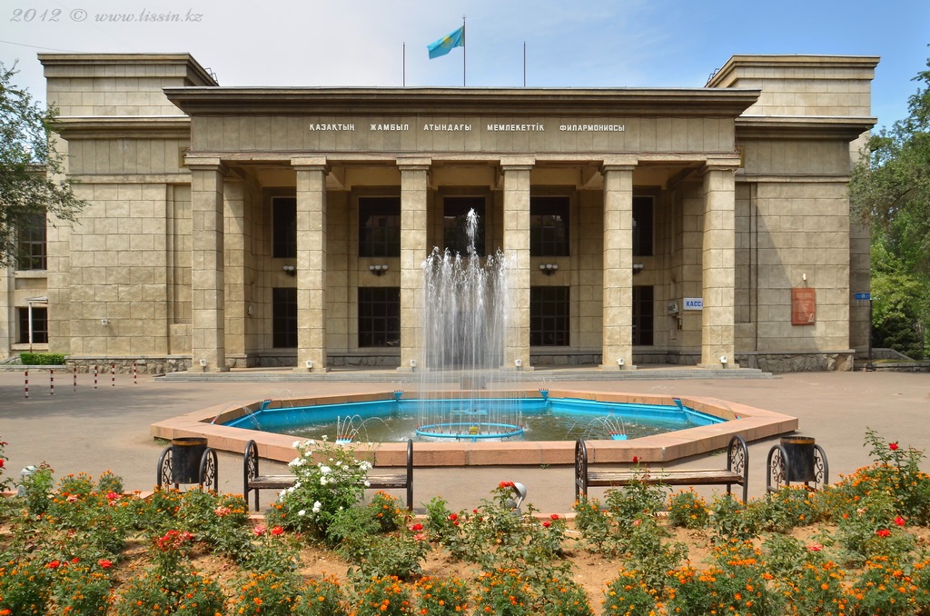 Жамбыл филармониясы Жамбыл тойын бастап кетті