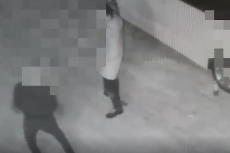 Атырауда мейрамханадан билеп шығып, көлік жүргізген мас жігіт ұсталды