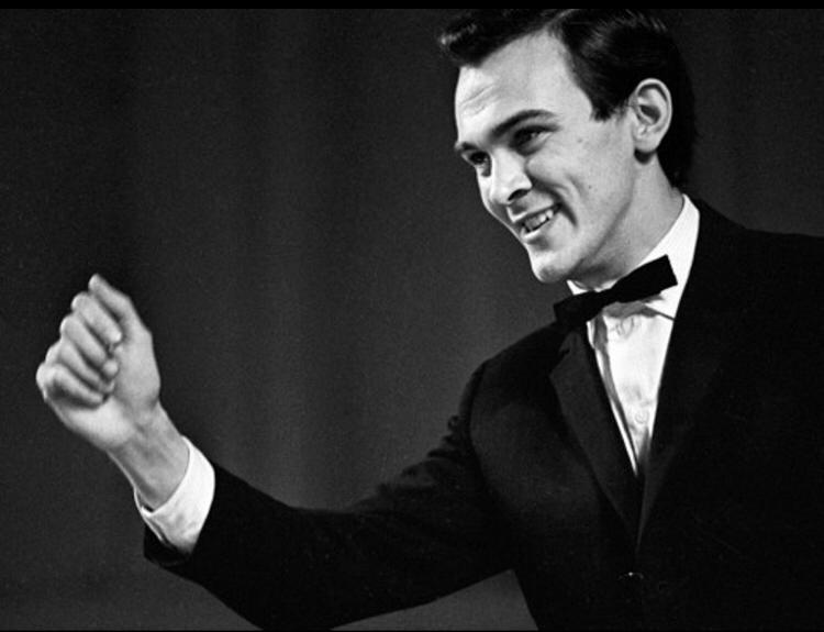 Бакуден ұшқан бұлбұл