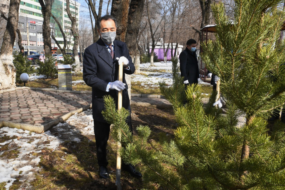 Алматыда КВИ-мен күрескен дәрігерлерге ескерткіш ашылады