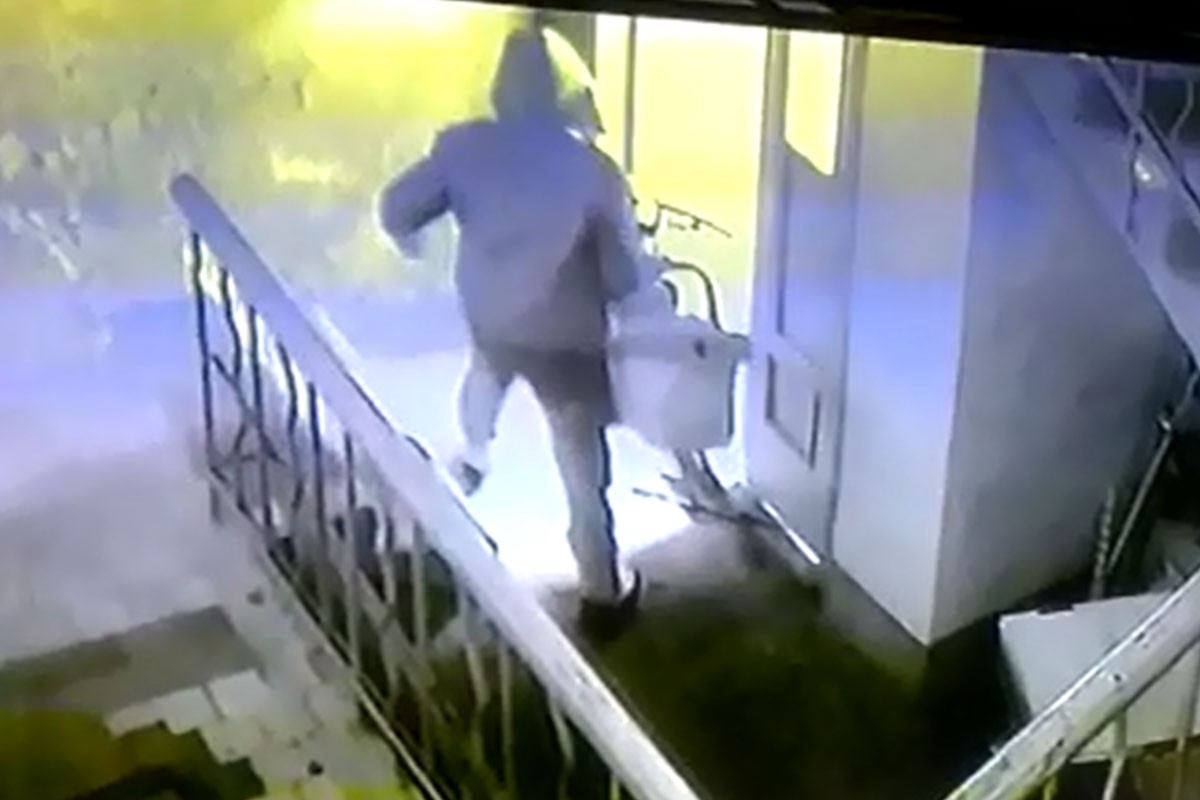 Қыстыгүні де велосипед ұрлаушы шығып отыр