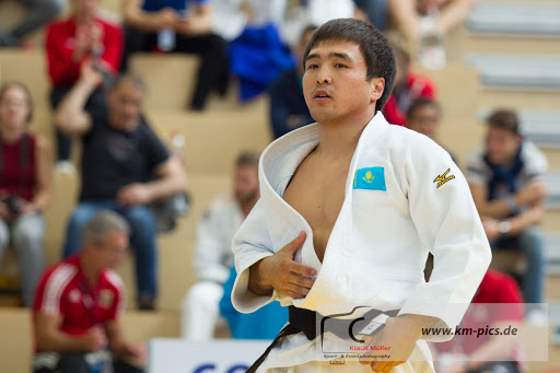 Елдос Сметов күміс алды