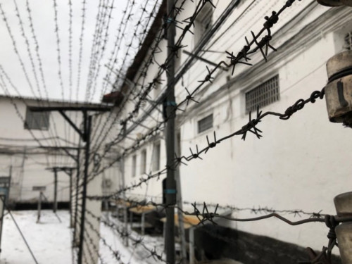 Атыраудағы түрмеден 63 жастағы әйел шартты түрде бостандыққа шықты