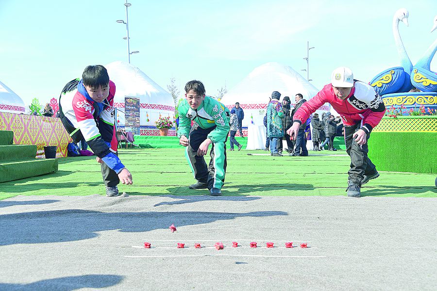 Асығың алшысынан түссін!