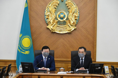 Алматының эпидемиялық ахуалына байланысты қала әкімі мен министр жиын өткізді